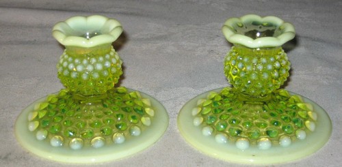 2 1940 ANTIQUE FENTON VASELINE OPALESCENT HOBNAIL ART GLASS TOPAZ CANDLE HOLDER - Picture 4 of 4