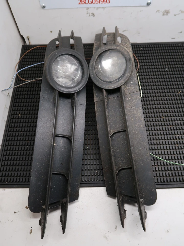 AUDI A6 2005-2008 GENUINO PARACHOQUES INFERIOR IZQUIERDO Y DERECHO FAROS ANTINIEBLA Y REJILLAS OEM Foto 4 de 4