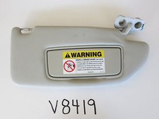 02 03 04 VOLVO S60 RIGHT PASSENGER SIDE INTERIOR SUN VISOR SUNVISOR KHAKI V8419