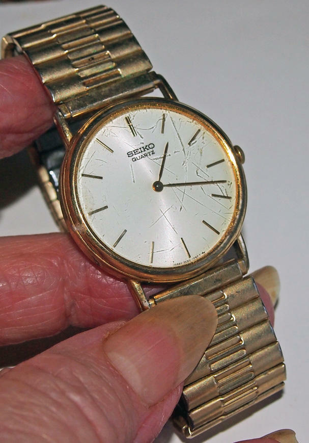 Men's SEIKO QUARTZ wrist watch Gold Good Condition | eBay