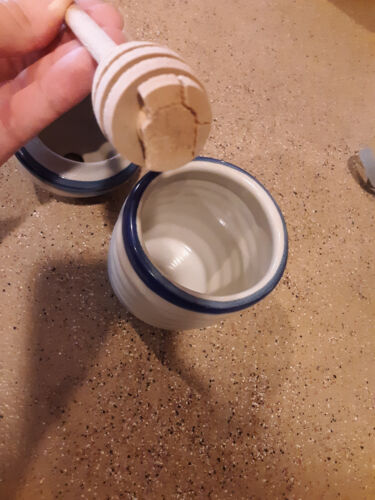 Stoneware Honey Pot with Lid and Wooden Dipper - Picture 3 of 4