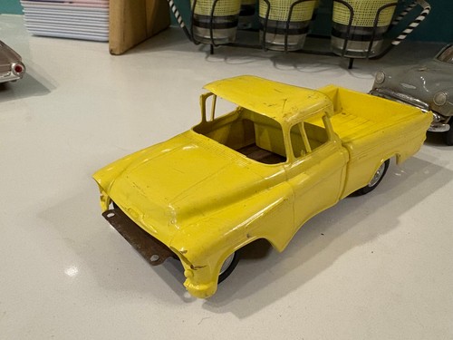 1957 Chevrolet Cameo pickup Truck Dealer Promo Model Car - Picture 4 of 5