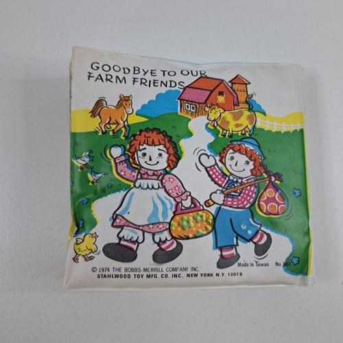 1974 Raggedy Ann and Andy Visit the Farm Vinyl Bathtub Book Squeaker - Picture 6 of 6