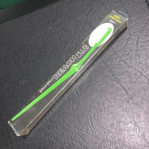 Vintage 80 Reach Plus Toothbrush Green Long Head Soft Bristles Movie Prop Retro - Picture 2 of 3