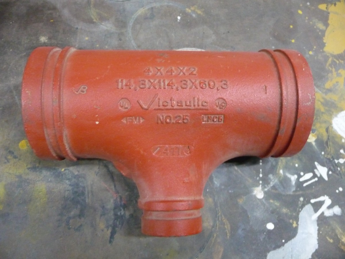 Victaulic Reducing Tee Painted Ductile Iron 4