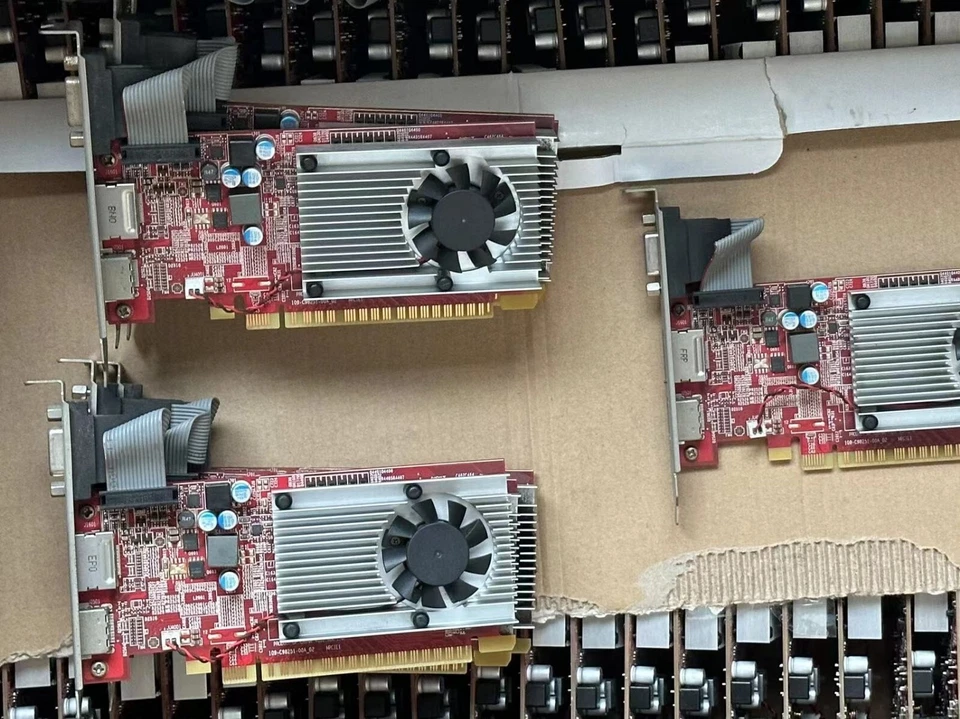 AMD Radeon R5 320 1GB HDMI DP VGA Graphics Card - Image 4 of 4