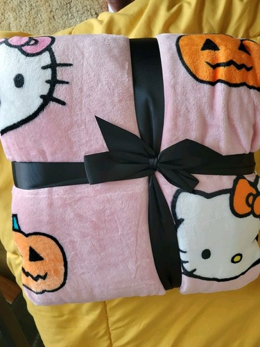 HELLO KITTY HALLOWEEN ORANGE PUMPKIN 60x90" PINK THROW TWIN 2024 TikTok - Picture 8 of 9