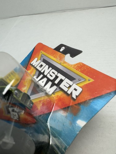SPIN MASTER Monster Jam SHAKER Series 16 NEW 1:64 Monster Truck Arena Favorites - Picture 13 of 13