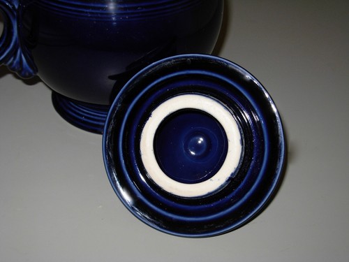 FIESTA Large 44 Oz Tea Pot Cobalt Blue Homer Laughlin Company - Picture 3 of 5