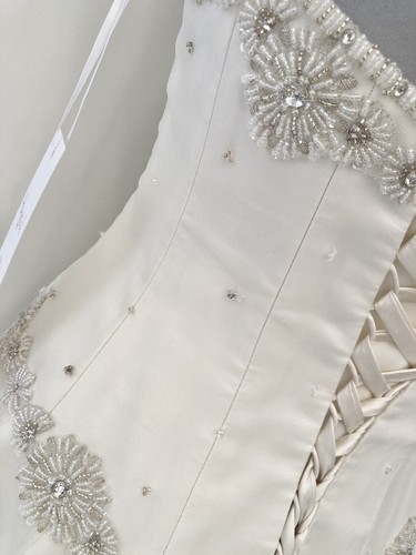 29 🔴 Abigail by Hollywood Dreams | Size 12 | Ivory Organza Wedding Dress - Picture 7 of 13