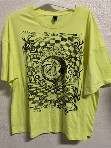 🐻 Wild Fable Women's Short Sleeve Oversized Graphic T-Shirt Vibrant Green L