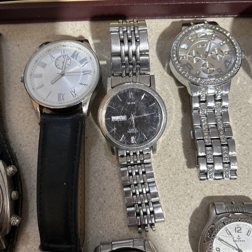 Lot of 41 Old Watches Various Brands. Untested For Parts Repair - Picture 13 of 24