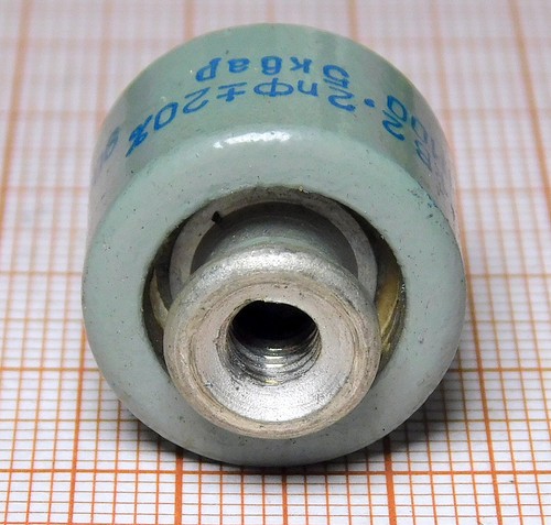 Ceramic transmitting capacitor 2,2pF 6kV 5kWar [0C8] - Zdjęcie 4 z 6