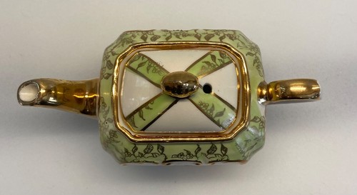 Vintage PRISTINE Sadler England Cube"Somerset Cottage" Green w/ Gold Trim Teapot - Picture 3 of 18