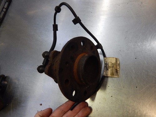 SATURN ASTRA OEM  XR 4 DR 08 09 RIGHT REAR WHEEL HUB ASSEMBLY BEARING PASSENG 4E - Imagen 2 de 6