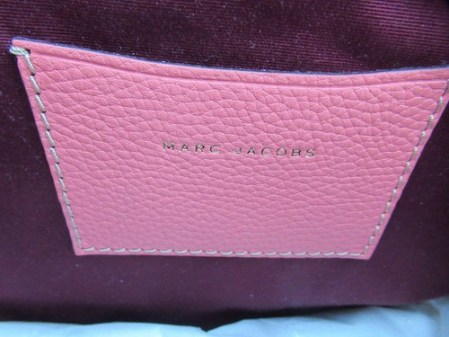 Nuevo con etiquetas Bolso de Mano Marc Jacobs Cuero Guijarro Coral/Cartera Mediana a Juego - Imagen 12 de 24