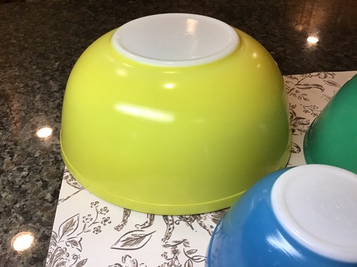 VINTAGE 1950’s Pyrex Mixing Bowl Set PRIMARY Yellow Green Blue 401 403 404 NEUWERTIG - Bild 12 von 24