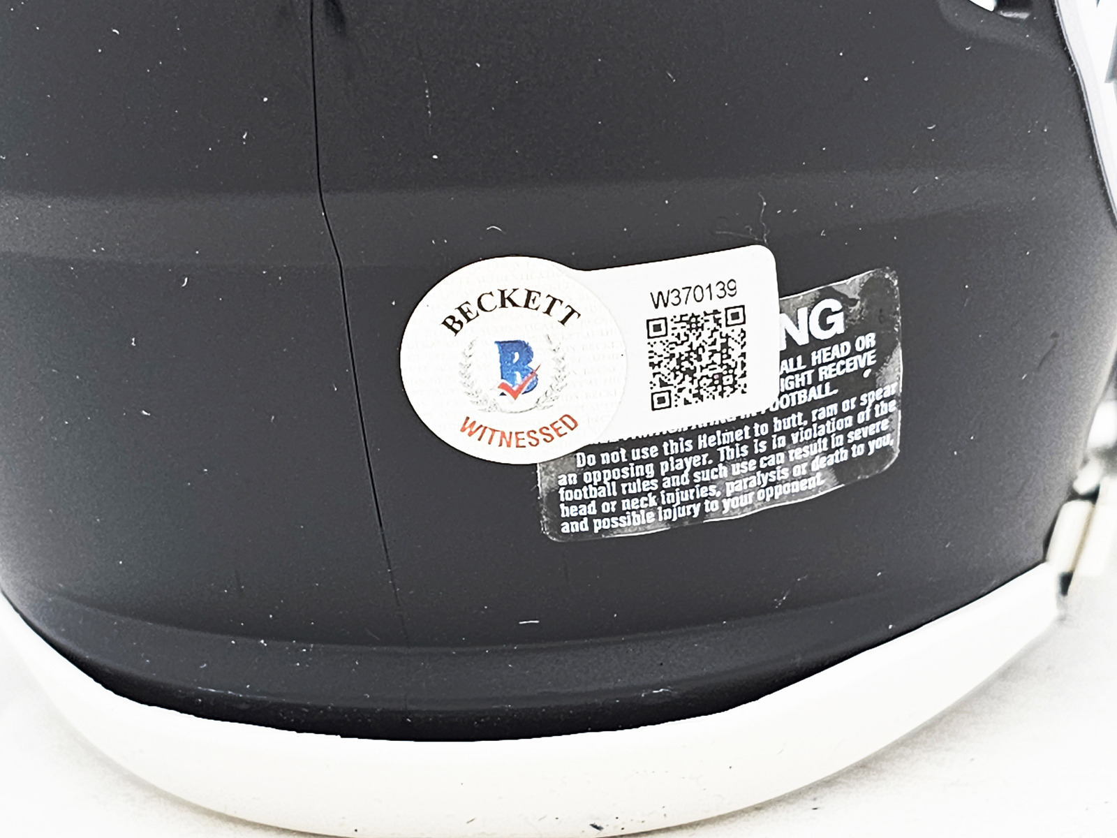 BIJAN ROBINSON AUTOGRAPHED FALCONS BLACK MINI HELMET BECKETT WITNESS 215896 - Picture 5 of 8