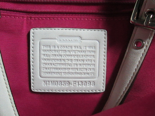 Elfenbeinfarbene Coach 10" hoch, 151/2" breit Lederhandtasche mit Reißverschluss oben - Bild 5 von 6