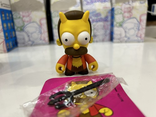 Kidrobot THE SIMPSONS FIGURES 3" VINYL ART FIGURE Lotto di 16 Personaggi!!!π - Foto 12 di 17