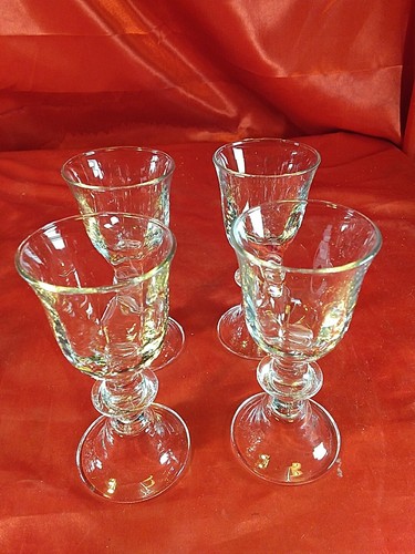 Alte Gläser Konvolut 13 teilig teils Kristallglas Wein Schnaps Likör (4280) - Bild 10 von 22