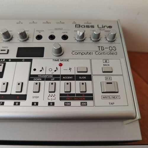 Roland TB-03 Boutique Bass Line Free Shipping From Japan - Picture 4 of 9