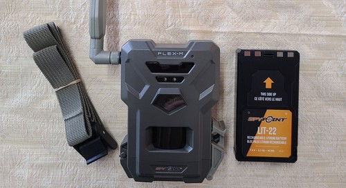 SPYPOINT FLEX- G GAME CAMERA WITH BATTERY.