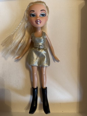 Bratz Puppe Cloe   Disco-Look in Gold mit Kuschelschal-Stiefel