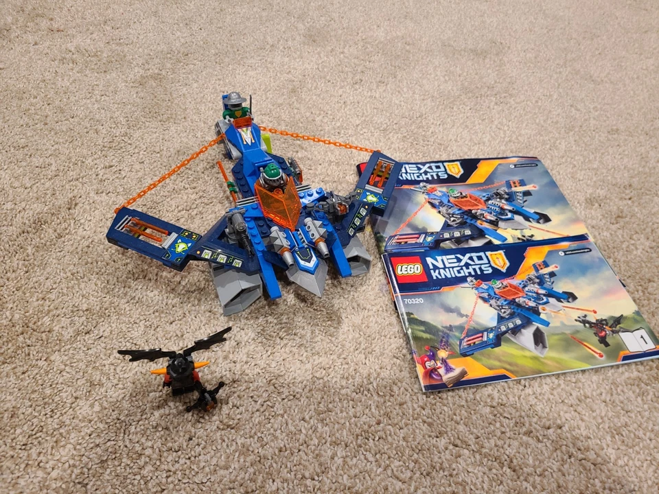 LEGO NEXO KNIGHTS - AARON FOX’S AERO-STRIKER V2 (70320) 100% COMPLETE w/Box&inst - Image 2 of 4