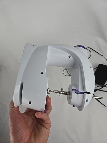 Easy Home Mini Nähmaschine mit Fußpedal & Netzteil - Bild 7 von 11