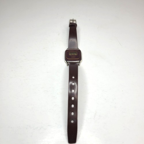 Vintage Timex Quartz TCell Ladies Watch Tested New Battery 5-5.75 inch Band - Picture 5 of 5