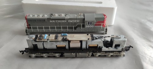*Brawa/Life-Like Spur H0 *886* Diesellok SD9 *Southern Pacifc #3900* TOP(OVP) - Bild 13 von 18