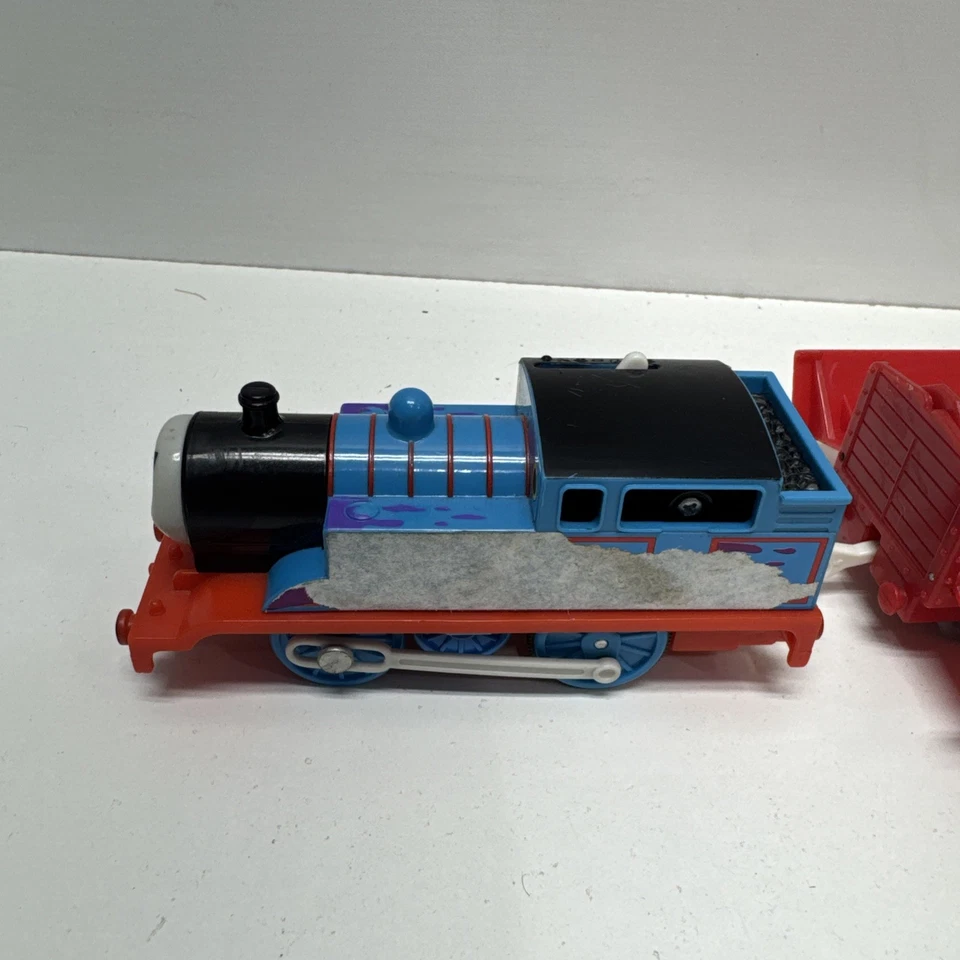 TrackMaster Thomas el motor del tanque Thomas en un atasco - Tren motorizado - Coche emergente Foto 4 de 4