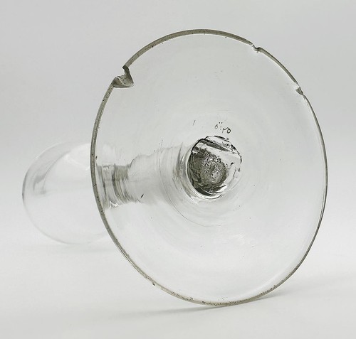 ANTIQUE GEORGIAN WINE GLASS PLAIN STEM c1750 Chips to Foot - Picture 10 of 13
