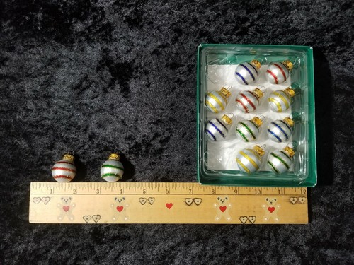 Mini adornos de vidrio Rd 25 mm con nieve, rayas o diseños de remolino dorado/12 piezas caja - Imagen 12 de 19