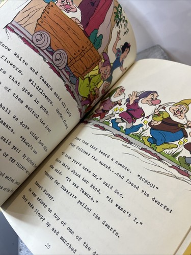A New Disney Adventure Me, Snow White and The Seven Dwarfs 1974 Book Vintage - Picture 8 of 14