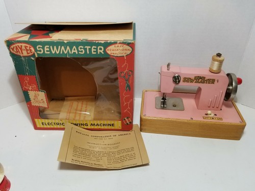 Vintage 1940s German-made KayanEE Sew Master Child's Sewing Machine Box as is - Picture 11 of 11