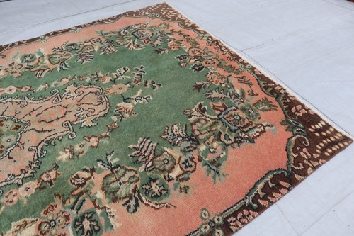 5'3x8'5 ft Afghan Medallion Serapi Rug, Pink Green Turkmen Handmade Bedroom Rug - Picture 3 of 13