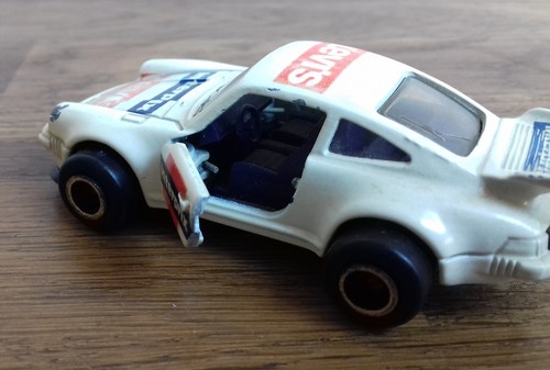 MAJORETTE PORSCHE TURBO N° 209 pub LEVIS INTERPRIX genre Norev - Imagen 4 de 5