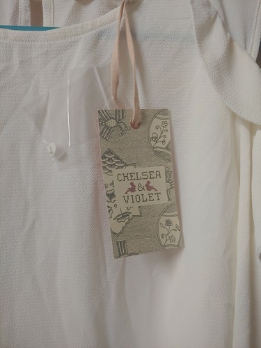 Chelsea & Violet Women's Ivory Top. Size: M - Picture 5 of 5