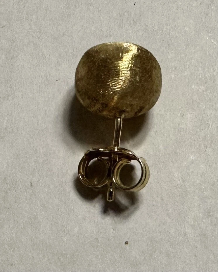 Marco Bicego ÁFRICA • Aretes redondos de oro amarillo de 18 quilates tamaño pequeño Foto 2 de 3