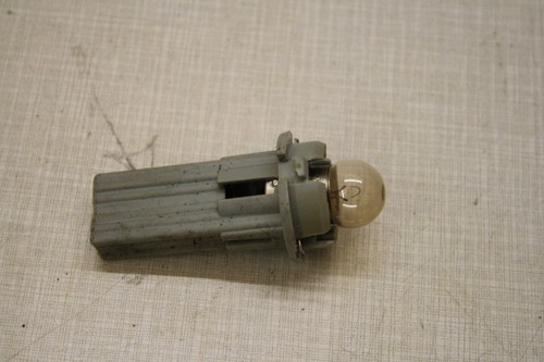 Douille d'ampoule douille de lampe feu arrière gris BMW Série 7 E38 - Photo 3 sur 5