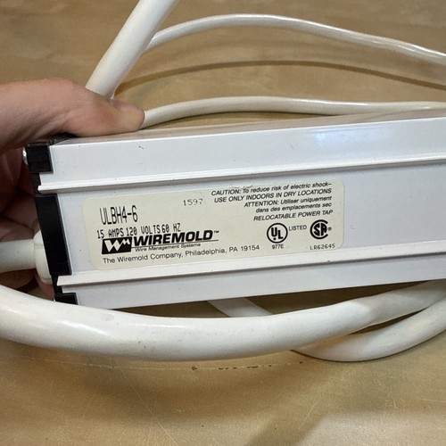 WireMold Plug-in Outlet Center ULBH4-6 4 Plugs Used White - Picture 5 of 8