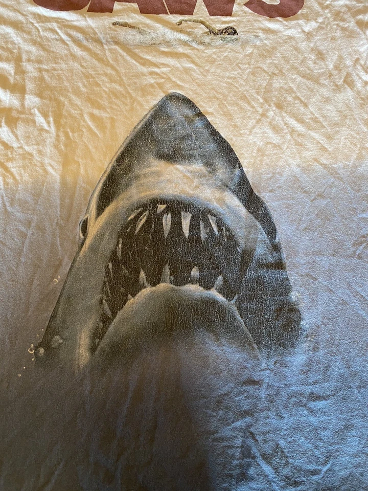 Camisa gráfica de ajuste unisex Jaws mediana muy suave bonita coleccionable Foto 3 de 4