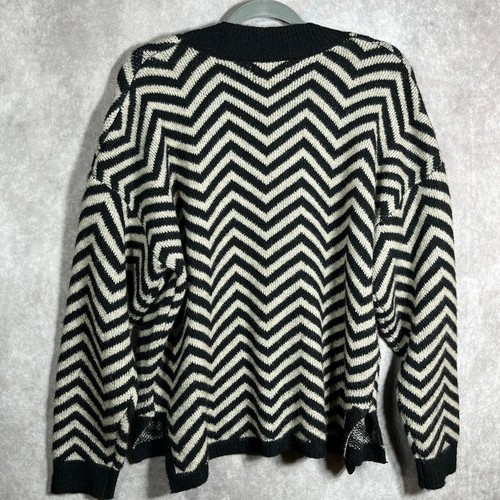 LUSH Cardigan Sweater Womens Large Black Oatmeal Chevron Knit Button Front - Picture 4 of 8