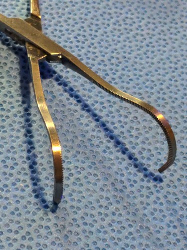 Codman Castaneda Anastomosis Clamp Ref: 30-9004 - Picture 7 of 11