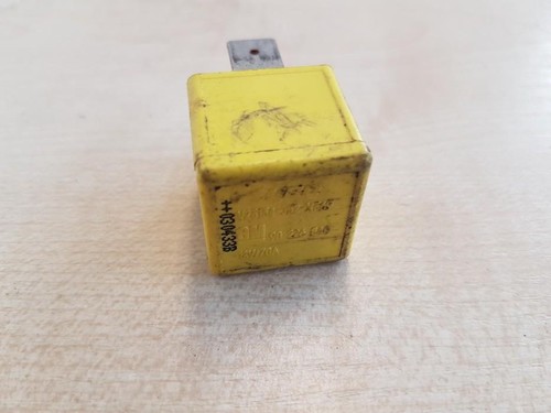 Opel Vectra 2004 Relay module 90226846, v23134-j52-x369 #536583-54 - Bild 1 von 2