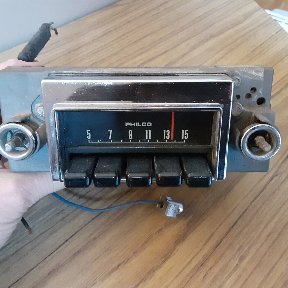 Vintage 1970 Ford Fairlane Montego Original AM Radio D00A-18806-c Untested G3 - Image 2 of 4