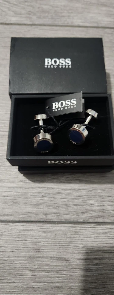 Gemelos redondos Hugo Boss para hombre con inserto de esmalte negro Foto 3 de 4
