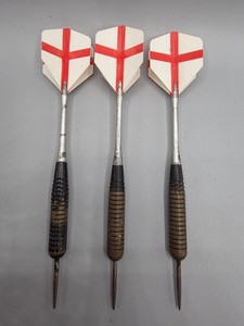Vintage Set of Darts With Flights - 24g